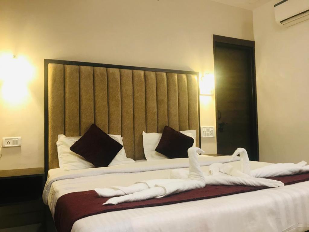 The Divine Oak Hotel Katra  Exterior foto
